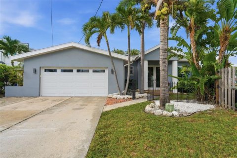 Villa ou maison à vendre à Redington Beach, Floride: 3 chambres, 206.06 m2 № 2201855 - photo 3