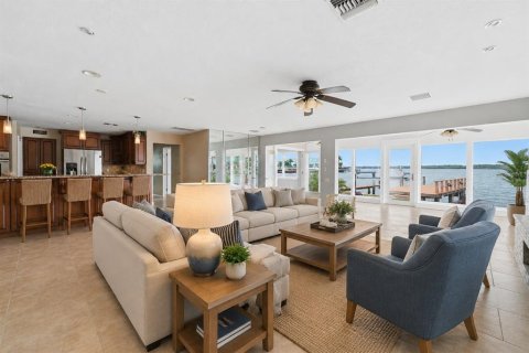 Villa ou maison à vendre à Redington Beach, Floride: 3 chambres, 206.06 m2 № 2201855 - photo 15