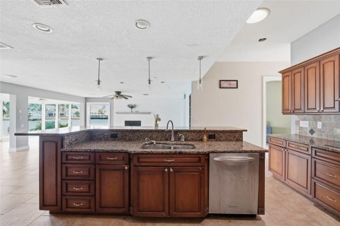 Villa ou maison à vendre à Redington Beach, Floride: 3 chambres, 206.06 m2 № 2201855 - photo 28