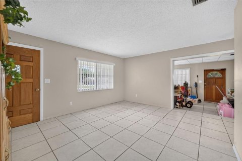House in Ocoee, Florida 3 bedrooms, 165.18 sq.m. № 2197327 - photo 22
