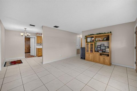 House in Ocoee, Florida 3 bedrooms, 165.18 sq.m. № 2197327 - photo 26