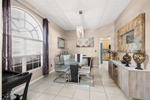 Villa ou maison à vendre à Winter Garden, Floride: 5 chambres, 341.23 m2 № 2143335 - photo 8