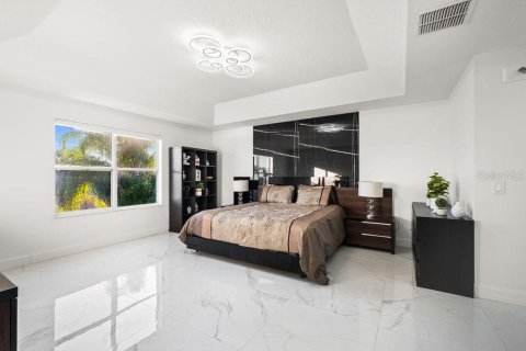 Villa ou maison à vendre à Winter Garden, Floride: 5 chambres, 341.23 m2 № 2143335 - photo 28