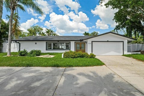 Villa ou maison à vendre à Saint Petersburg, Floride: 3 chambres, 203.08 m2 № 2244304 - photo 2