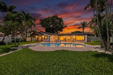 Villa ou maison à vendre à Saint Petersburg, Floride: 3 chambres, 203.08 m2 № 2244304 - photo 26