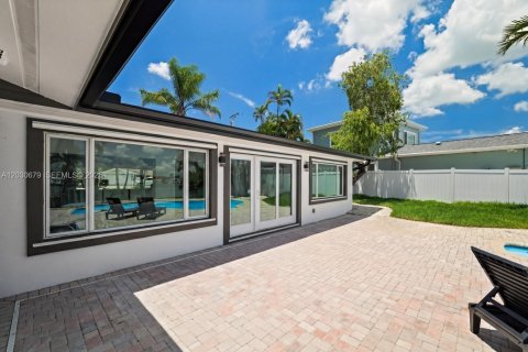 Villa ou maison à vendre à Saint Petersburg, Floride: 3 chambres, 203.08 m2 № 2244304 - photo 3