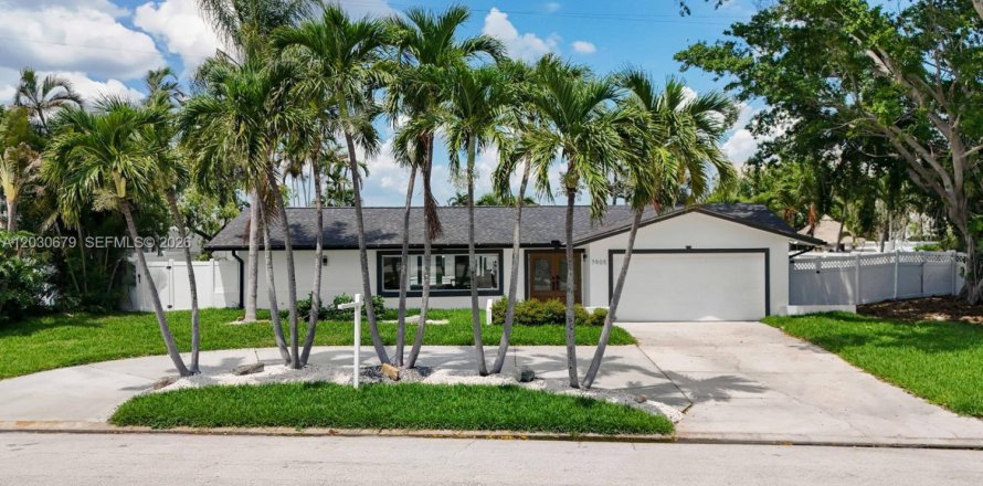 Villa ou maison à Saint Petersburg, Floride 3 chambres, 203.08 m2 № 2244304