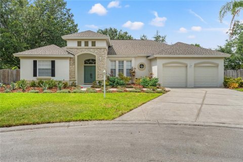 House in Plant City, Florida 4 bedrooms, 242.1 sq.m. № 1761375 - photo 1