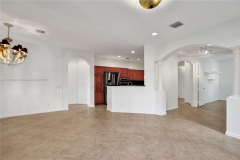 Купить таунхаус в Уэстон, Флорида 3 спальни, 144.93м2, № 1974173 - фото 15