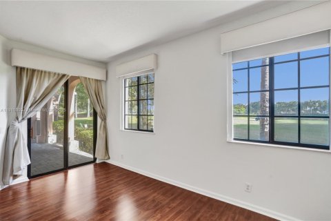 Купить таунхаус в Уэстон, Флорида 3 спальни, 144.93м2, № 1974173 - фото 26