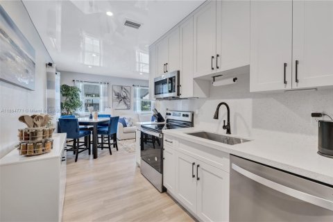 Villa ou maison à vendre à Miami, Floride: 3 chambres, 83.61 m2 № 1892804 - photo 10