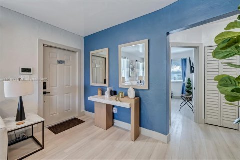 Villa ou maison à vendre à Miami, Floride: 3 chambres, 83.61 m2 № 1892804 - photo 9