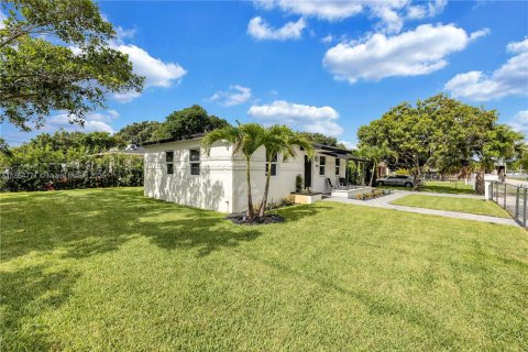 Villa ou maison à vendre à Miami, Floride: 3 chambres, 83.61 m2 № 1892804 - photo 28