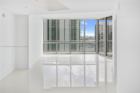 Condominio en venta en Miami, Florida, 2 dormitorios, 144.93 m2 № 1934795 - foto 14