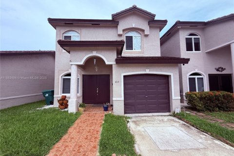 Villa ou maison à louer à Hialeah, Floride: 3 chambres, 165.27 m2 № 1930322 - photo 2