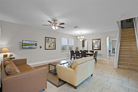 House in Davenport, Florida 7 bedrooms, 301.65 sq.m. № 1777239 - photo 9