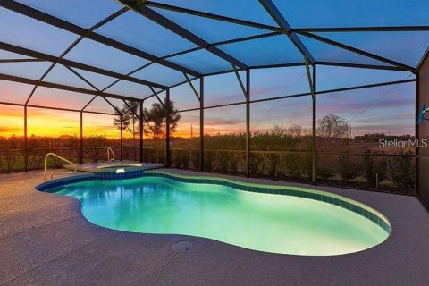 House in Davenport, Florida 7 bedrooms, 301.65 sq.m. № 1777239 - photo 3