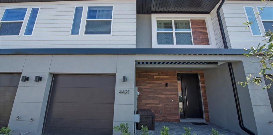 Adosado en Kissimmee, Florida 4 dormitorios, 162.76 m2 № 1815224
