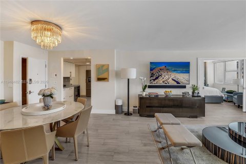 Купить кондоминиум в Халландейл-Бич, Флорида 2 спальни, 115.94м2, № 2005413 - фото 14