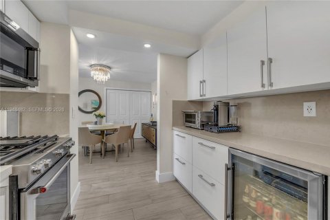 Купить кондоминиум в Халландейл-Бич, Флорида 2 спальни, 115.94м2, № 2005413 - фото 30