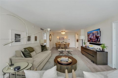 Купить кондоминиум в Халландейл-Бич, Флорида 2 спальни, 115.94м2, № 2005413 - фото 21