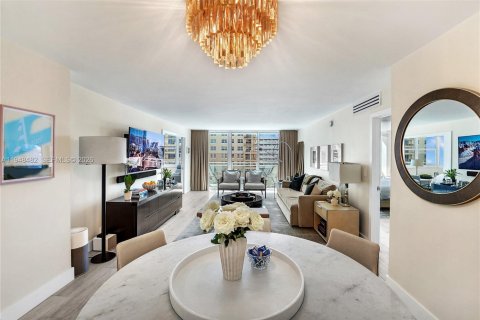 Купить кондоминиум в Халландейл-Бич, Флорида 2 спальни, 115.94м2, № 2005413 - фото 7