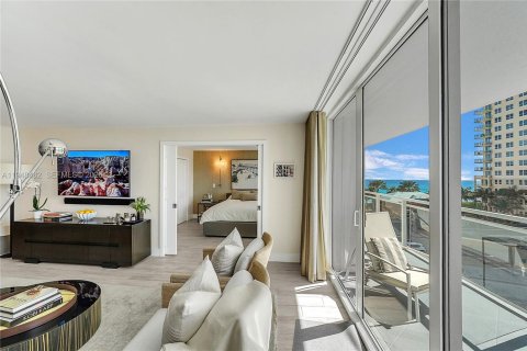 Купить кондоминиум в Халландейл-Бич, Флорида 2 спальни, 115.94м2, № 2005413 - фото 19