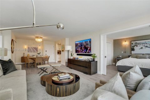 Купить кондоминиум в Халландейл-Бич, Флорида 2 спальни, 115.94м2, № 2005413 - фото 22