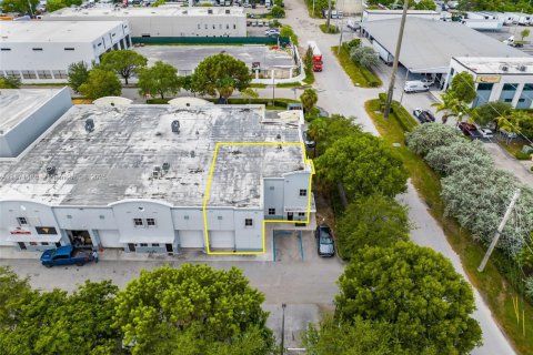 Immobilier commercial à vendre à Sweetwater, Floride № 2089104 - photo 25