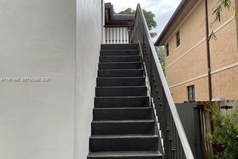 Immobilier commercial à louer à Miami, Floride № 2023384 - photo 3