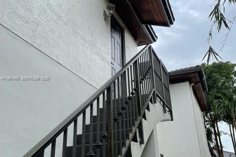 Immobilier commercial à louer à Miami, Floride № 2023384 - photo 4