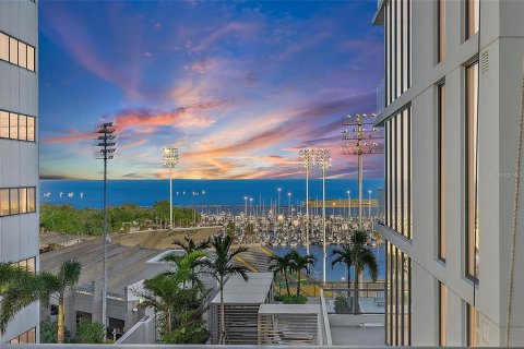 Condominio en venta en Saint Petersburg, Florida, 2 dormitorios, 189.15 m2 № 1725773 - foto 2