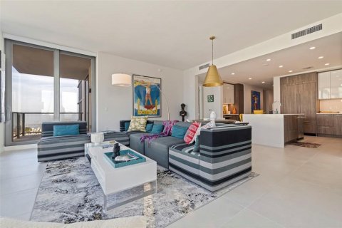 Condominio en venta en Saint Petersburg, Florida, 2 dormitorios, 189.15 m2 № 1725773 - foto 14