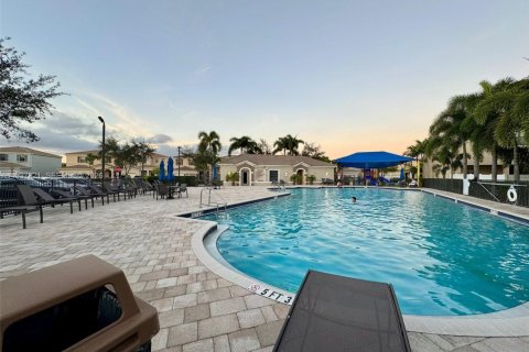 Touwnhouse à louer à Miami, Floride: 3 chambres, 155.24 m2 № 1995704 - photo 17