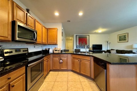 Touwnhouse à louer à Miami, Floride: 3 chambres, 155.24 m2 № 1995704 - photo 3