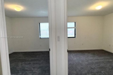 Touwnhouse à louer à Miami, Floride: 3 chambres, 155.24 m2 № 1995704 - photo 15