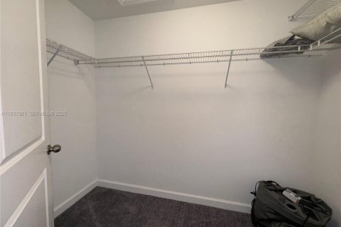 Touwnhouse à louer à Miami, Floride: 3 chambres, 155.24 m2 № 1995704 - photo 14