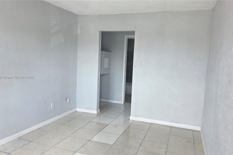 Appartement à louer à Miami, Floride: 1 chambre № 1949894 - photo 2