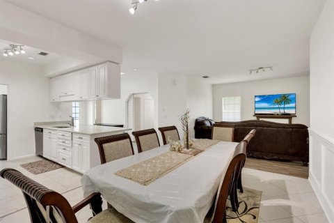 Touwnhouse à louer à Port St. Lucie, Floride: 3 chambres, 175.77 m2 № 2250504 - photo 8