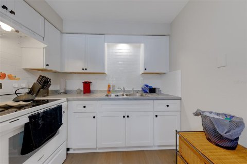 Commercial property in Dunedin, Florida 10 bedrooms, 412.49 sq.m. № 2216123 - photo 23