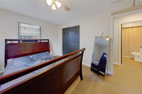 Commercial property in Dunedin, Florida 10 bedrooms, 412.49 sq.m. № 2216123 - photo 25