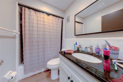 Commercial property in Dunedin, Florida 10 bedrooms, 412.49 sq.m. № 2216123 - photo 26