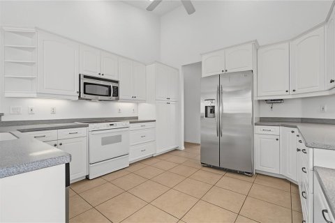 House in Punta Gorda, Florida 3 bedrooms, 239.04 sq.m. № 2198179 - photo 5