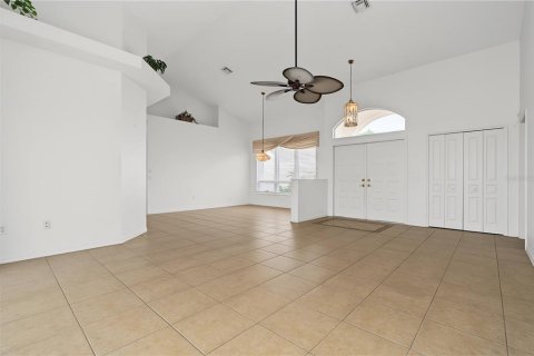 House in Punta Gorda, Florida 3 bedrooms, 239.04 sq.m. № 2198179 - photo 19