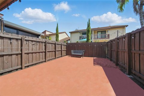 Townhouse in Miami, Florida 1 bedroom, 59.46 sq.m. № 1697768 - photo 10