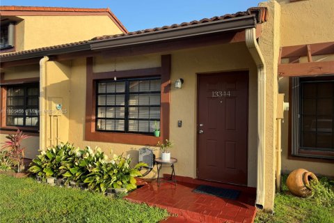 Townhouse in Miami, Florida 1 bedroom, 59.46 sq.m. № 1697768 - photo 20