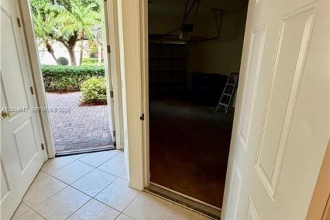 Touwnhouse à vendre à Fort Myers, Floride: 3 chambres № 2068640 - photo 4