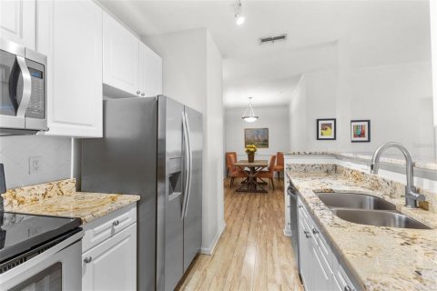 Condo in Tampa, Florida, 2 bedrooms  № 1839959 - photo 14