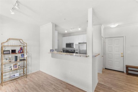 Condo in Tampa, Florida, 2 bedrooms  № 1839959 - photo 13
