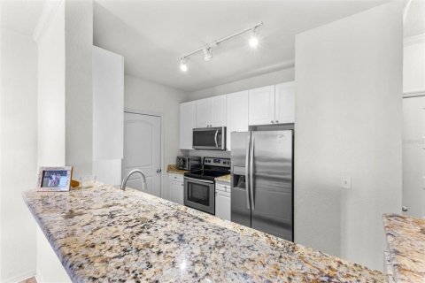 Condo in Tampa, Florida, 2 bedrooms  № 1839959 - photo 16